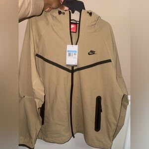 Nike Tech men’s woven jacket new with tag